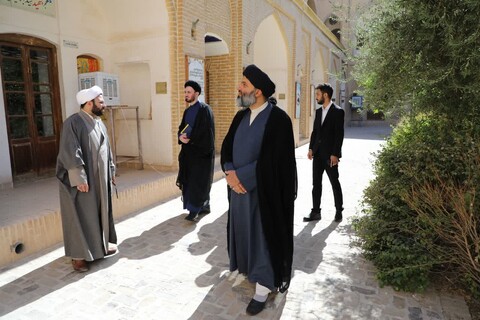 تصاویر/ بازدید مدیر حوزه علمیه استان یزد از مدرسه علمیه خان