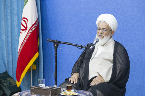 تصاویر/ دیدار جمعی از آتش نشانان با امام جمعه یزد