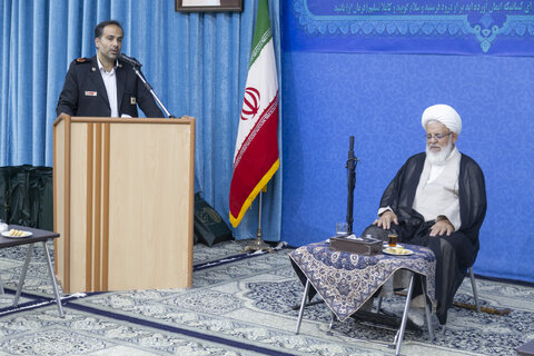 تصاویر/ دیدار جمعی از آتش نشانان با امام جمعه یزد