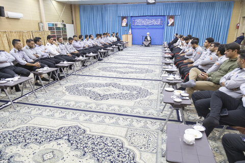 تصاویر/ دیدار جمعی از آتش نشانان با امام جمعه یزد