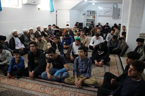 تصاویر/برگزاری جلسه درس اخلاق هفتگی طلاب مدرسه علمیه امام صادق علیه‌السلام قروه