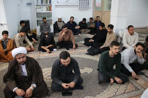 تصاویر/برگزاری جلسه درس اخلاق هفتگی طلاب مدرسه علمیه امام صادق علیه‌السلام قروه
