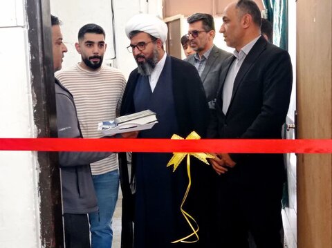 تصاویر بازدید میدانی امام جمعه الیگودرز از نمایشگاه کتاب شهرستان