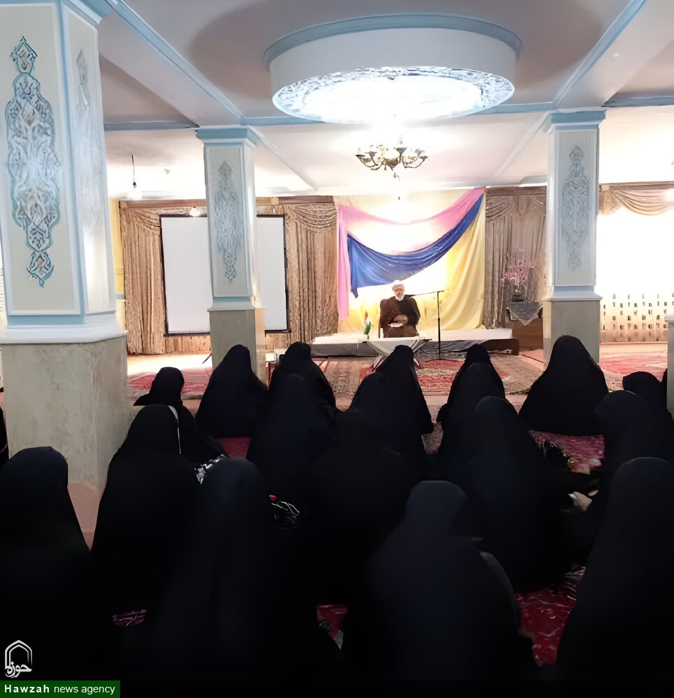 تبیین ابعاد دفاع مقدس در اولین جلسه اخلاق مدرسه علمیه فاطمه(س) خسروشاه