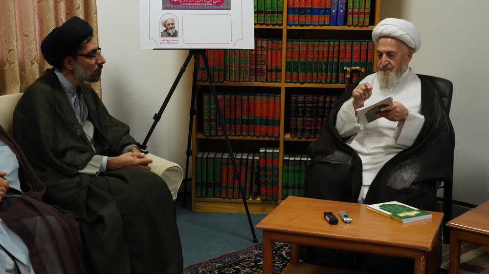 آیت الله سبحانی و معرفی دو فصل نامه