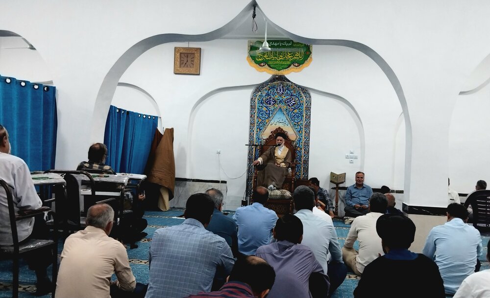 ریشه بی‌برکتی زندگی‌ها در غفلت از احکام الهی است