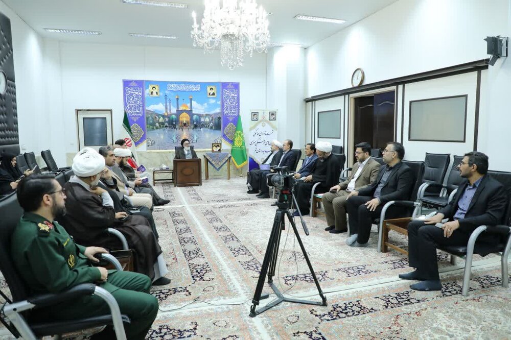 سیره کریمه اهل بیت(س) را در مساجد جاری و ساری کنیم