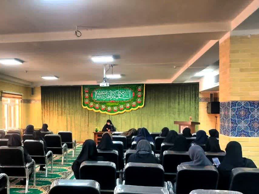 کلیپ| برگزاری برنامه سه شنبه های مهدوی در مدرسه علمیه ریحانة النبی(س) اراک