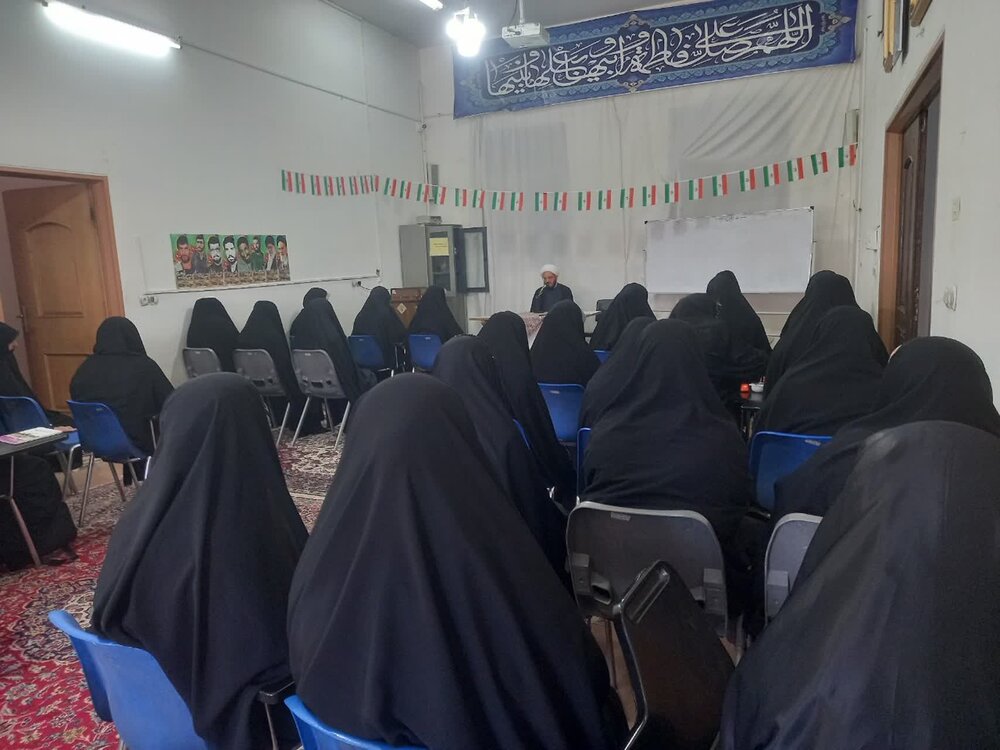 وحدت و بصیرت رمز پیروزی در برابر دشمنان است