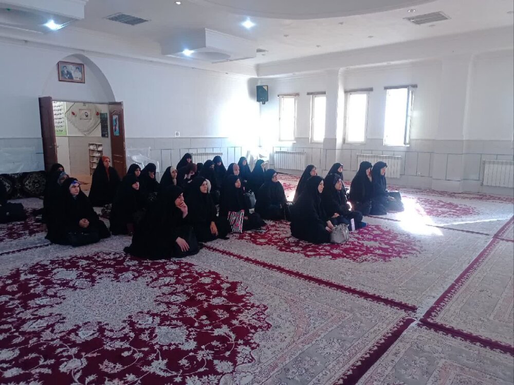 نشست تربیتی  با عنوان آنچه یک طلبه باید بداند