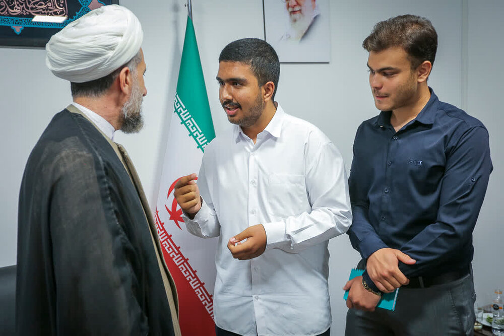 ما امروز مدیون زحمات و تلاش‌های خالصانه نخبگانی هستیم