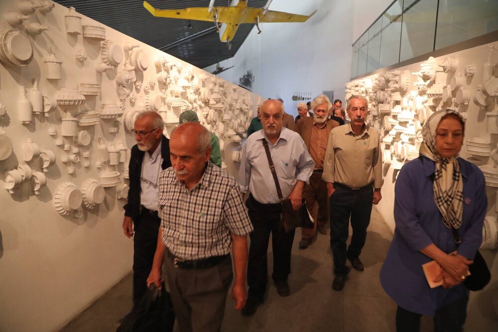 با زبان هنر، رشادتهای رزمندگان دفاع مقدس را به نسل آینده منتقل کنیم + عکس