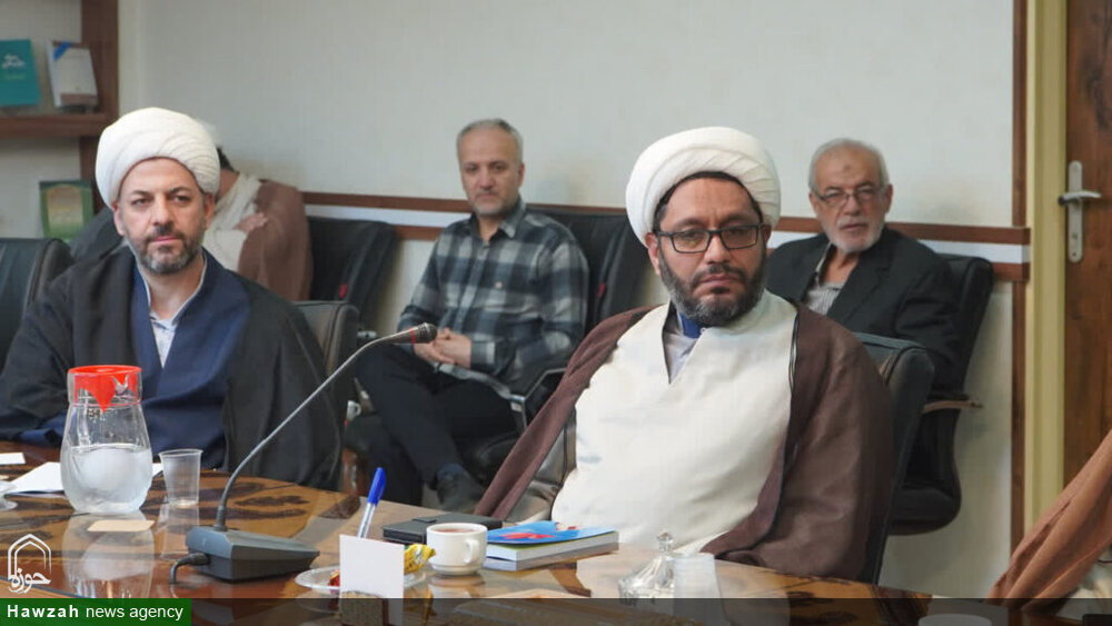 کتاب «زندگی هنوز ادامه دارد؛ راهنمای غلبه بر افکار خودکشی برای نوجوانان» رونمایی شد