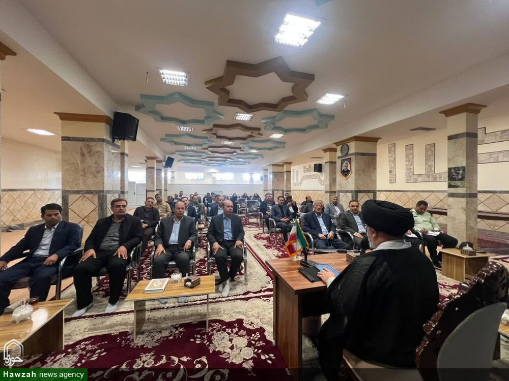 مدیریت موفق در سایه اخلاق و تواضع به دست میآید