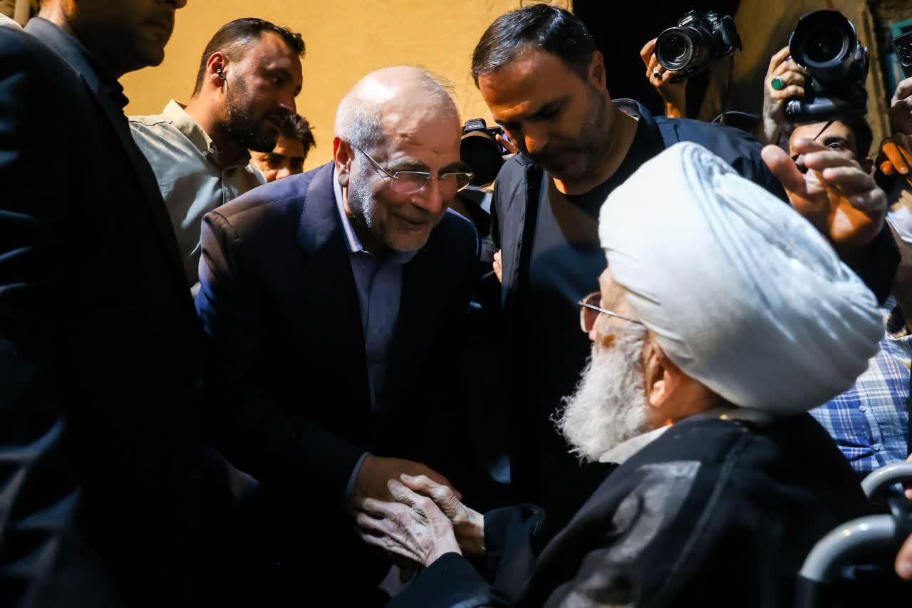 Qalibaf rencontre le leader chiite bahreïni, l'ayatollah Issa Qassim