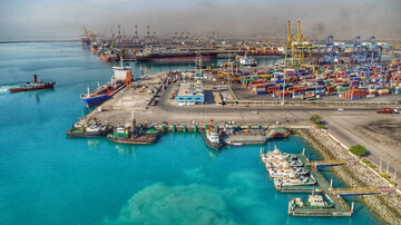 بازدید وزیر اقتصاد از بندر شهید رجایی