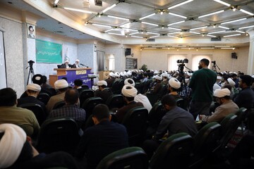 تصاویر/ نشست دبیر شورای عالی حوزه‌های علمیه با استعدادهای برتر حوزوی