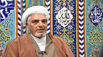 طلاب پاسدار ارزش‌های الهی و انقلابی باشند