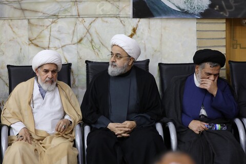 تصاویر/مراسم اولین سالگرد طلایه‌داران محور مقاومت در حرم حضرت معصومه (س)