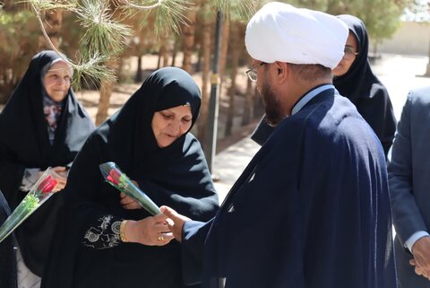 تصاویر/ بزرگداشت روز سالمند در اشکذر از سوی امام جمعه