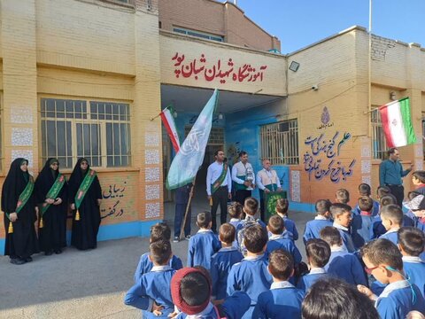 تصاویر/ اجرای پویش سراسری «زنگ مهر رضوی» در مدارس آران وبیدگل