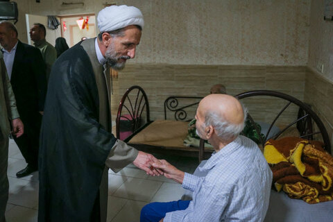 تصاویر / حضور امام جمعه قزوین در خانه سالمندان امیرالمونین علیه الاسلام قزوین