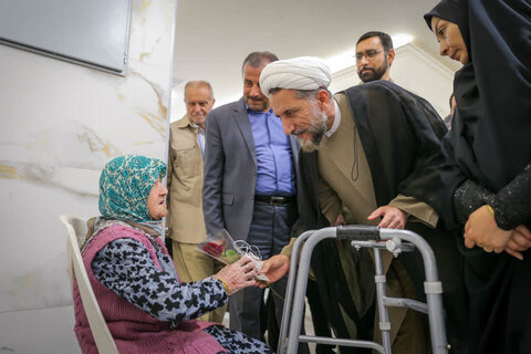 تصاویر / حضور امام جمعه قزوین در خانه سالمندان امیرالمونین علیه الاسلام قزوین