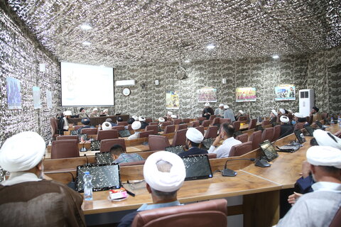 تصاویر| گردهمایی روحانیون دفاع مقدس در شیراز