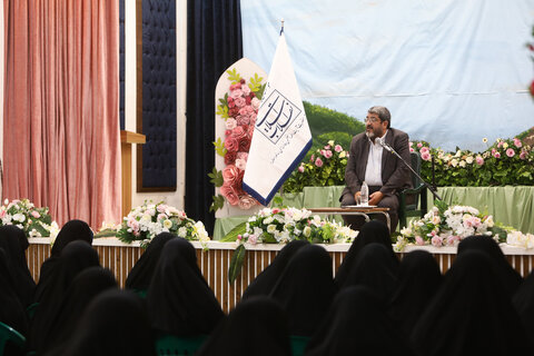 نشست تحلیلی تبیینی