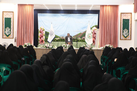 نشست تحلیلی تبیینی