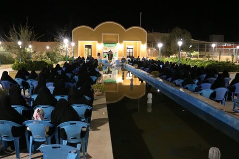 تصاویر/ تحلیل از۲۵۰بانوی قالیباف عتبات عالیات در بخش بهمن ابرکوه