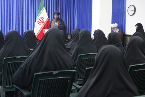 تصاویر/ نشست تخصصی نماینده ولی فقیه در استان کرمان با طلاب طرح امین شهر کرمان