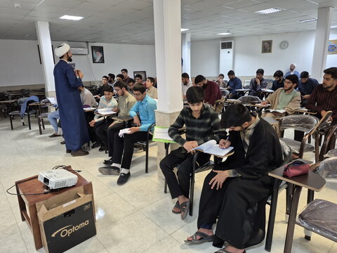 تصاویر/ دوره ترجمه و مفاهیم قرآنی طلاب مدرسه علمیه امام‌ خمینی(ره) کاشان