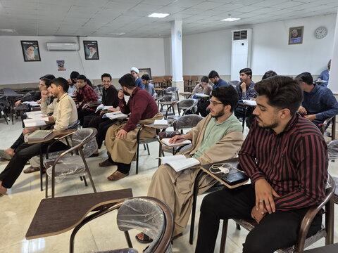 تصاویر/ دوره ترجمه و مفاهیم قرآنی طلاب مدرسه علمیه امام‌ خمینی(ره) کاشان