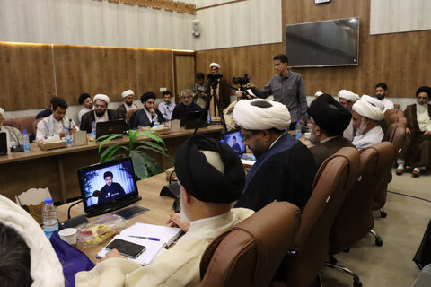 تصاویر/ نشست نخبگانی انا علی العهد به‌مناسبت سالروز شهادت شهید سید حسن نصرالله