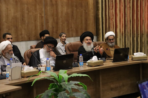 تصاویر/ نشست نخبگانی انا علی العهد به‌مناسبت سالروز شهادت شهید سید حسن نصرالله