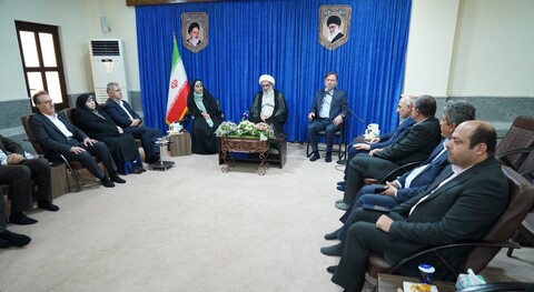 تصاویر/ دیدار وزیر راه و شهرسازی با امام جمعه بوشهر