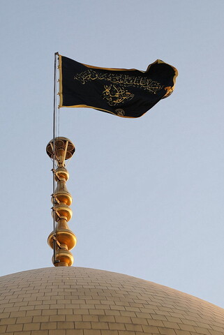 تصاویر/ آیین تعویض پرچم گنبد حرم حضرت فاطمه معصومه(س) در وفات شهادگونه ایشان