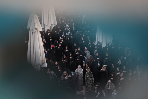 تصاویر/ آیین تعویض پرچم گنبد حرم حضرت فاطمه معصومه(س) در وفات شهادگونه ایشان