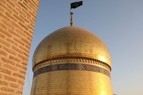 تصاویر/ آیین تعویض پرچم گنبد حرم حضرت فاطمه معصومه(س) در وفات شهادگونه ایشان