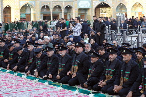 تصاویر/ آیین تعویض پرچم گنبد حرم حضرت فاطمه معصومه(س) در وفات شهادگونه ایشان