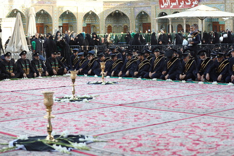 تصاویر/ آیین تعویض پرچم گنبد حرم حضرت فاطمه معصومه(س) در وفات شهادگونه ایشان