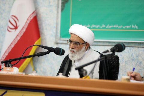 نشست دبیر شورای عالی حوزه‌های علمیه با استعدادهای برتر حوزوی