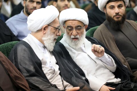 نشست دبیر شورای عالی حوزه‌های علمیه با استعدادهای برتر حوزوی