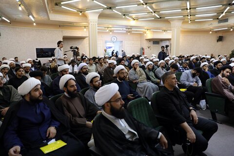 نشست دبیر شورای عالی حوزه‌های علمیه با استعدادهای برتر حوزوی