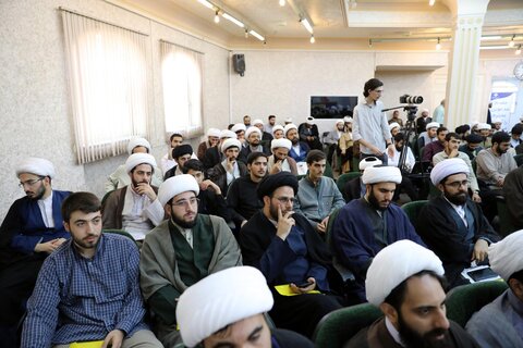 نشست دبیر شورای عالی حوزه‌های علمیه با استعدادهای برتر حوزوی