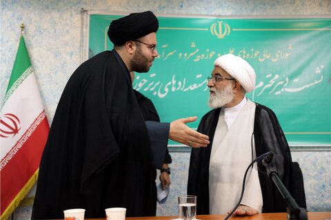 نشست دبیر شورای عالی حوزه‌های علمیه با استعدادهای برتر حوزوی