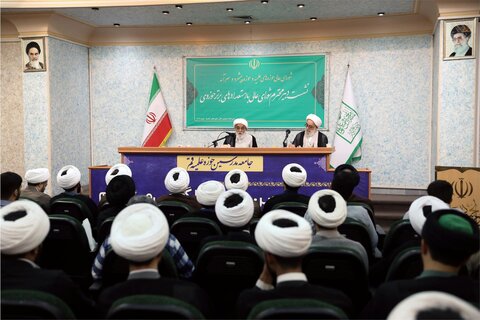 نشست دبیر شورای عالی حوزه‌های علمیه با استعدادهای برتر حوزوی