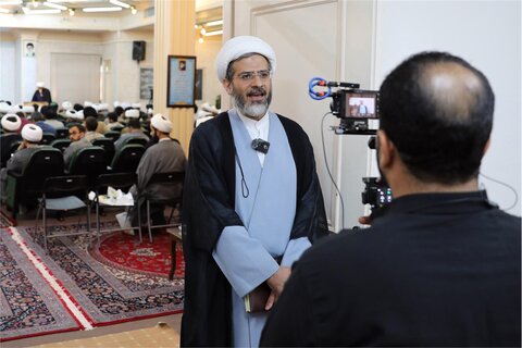 نشست دبیر شورای عالی حوزه‌های علمیه با استعدادهای برتر حوزوی