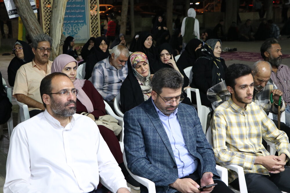 رویداد رسانه‌ای ۸۸۸ نمادی از خدمت عاشقانه و بی‌وقفه در چایخانه حضرت رضا(ع) است